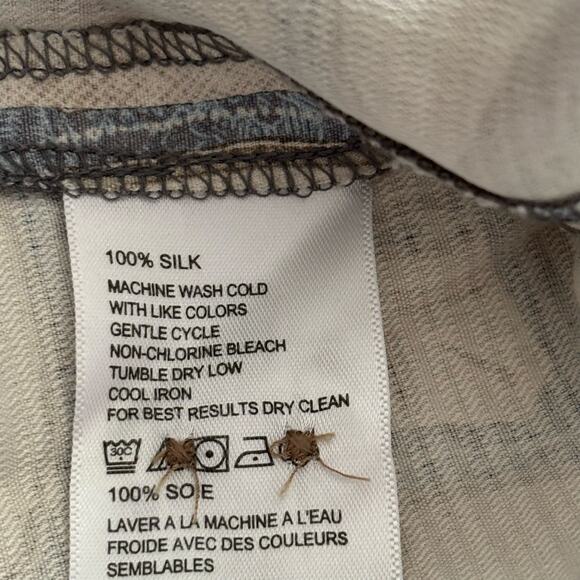 Tommy Bahama Men's Size Medium Cream 100% Silk Geometric Short Sleeve Shirt - Picture 4 of 10